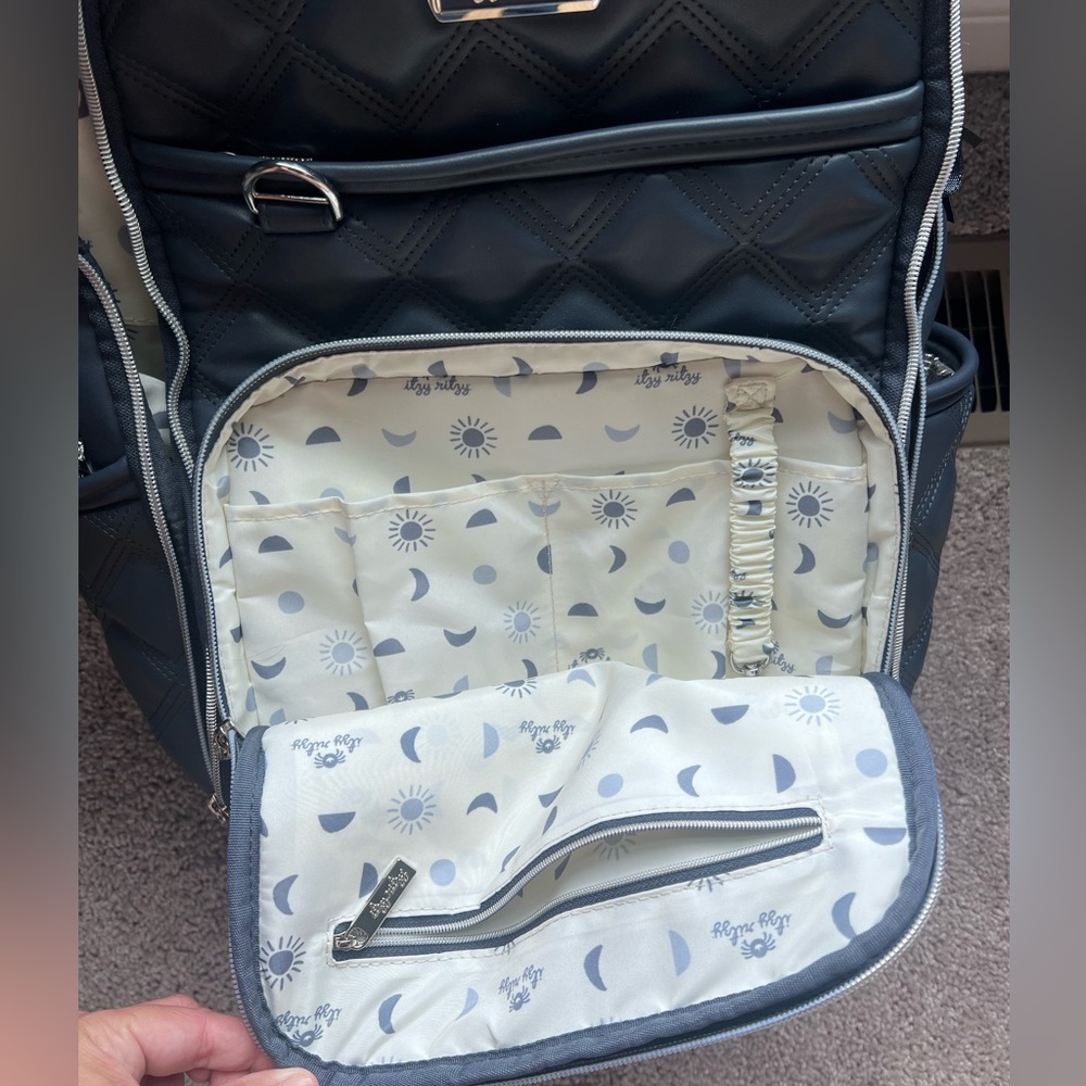 Itzy Ritzy Moonstone Boss Plus diaper bag - Picture 7 of 7